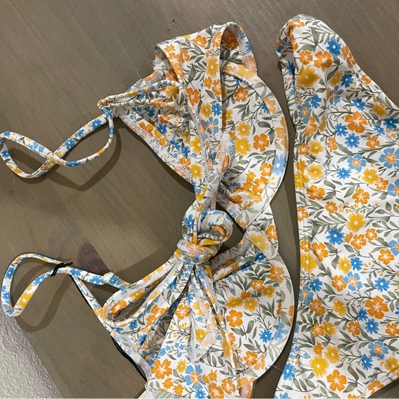 Sun Bleached Bikini - Picture 9 of 9